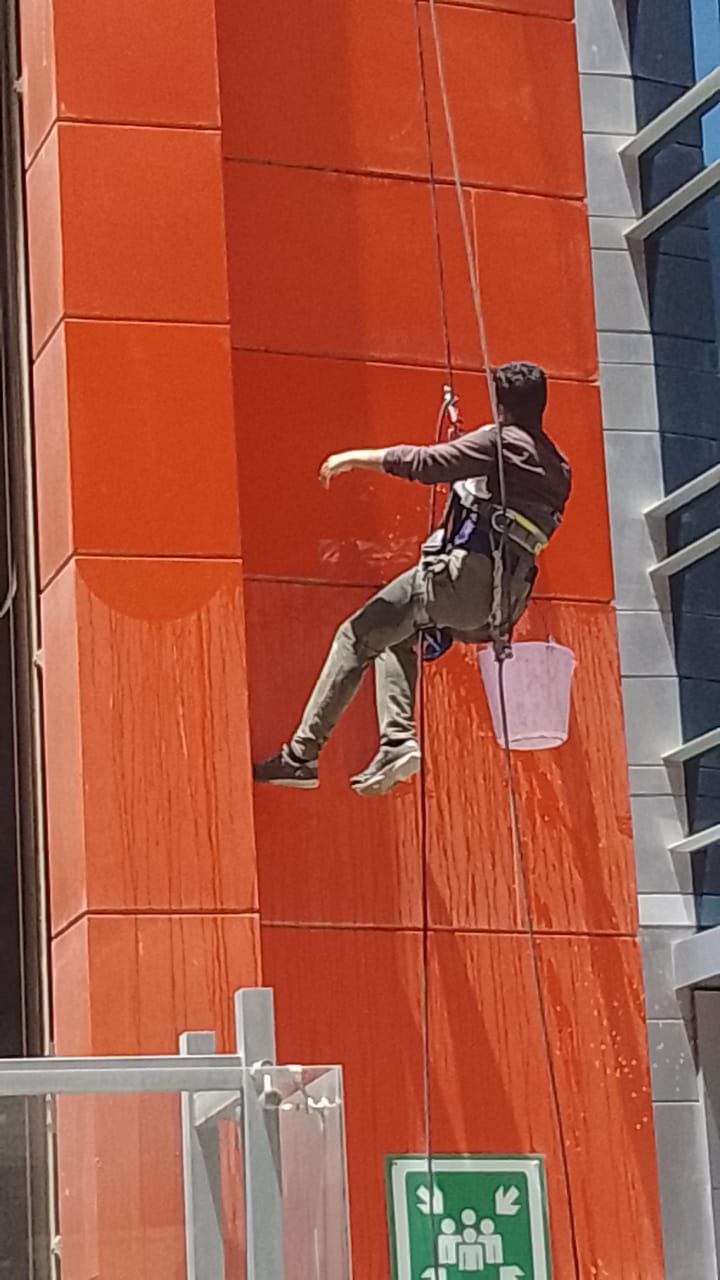 تنظيف عميق للمنازل