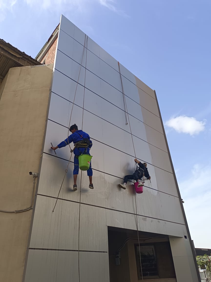 خدمات تنظيف متكاملة للشقق والمنازل